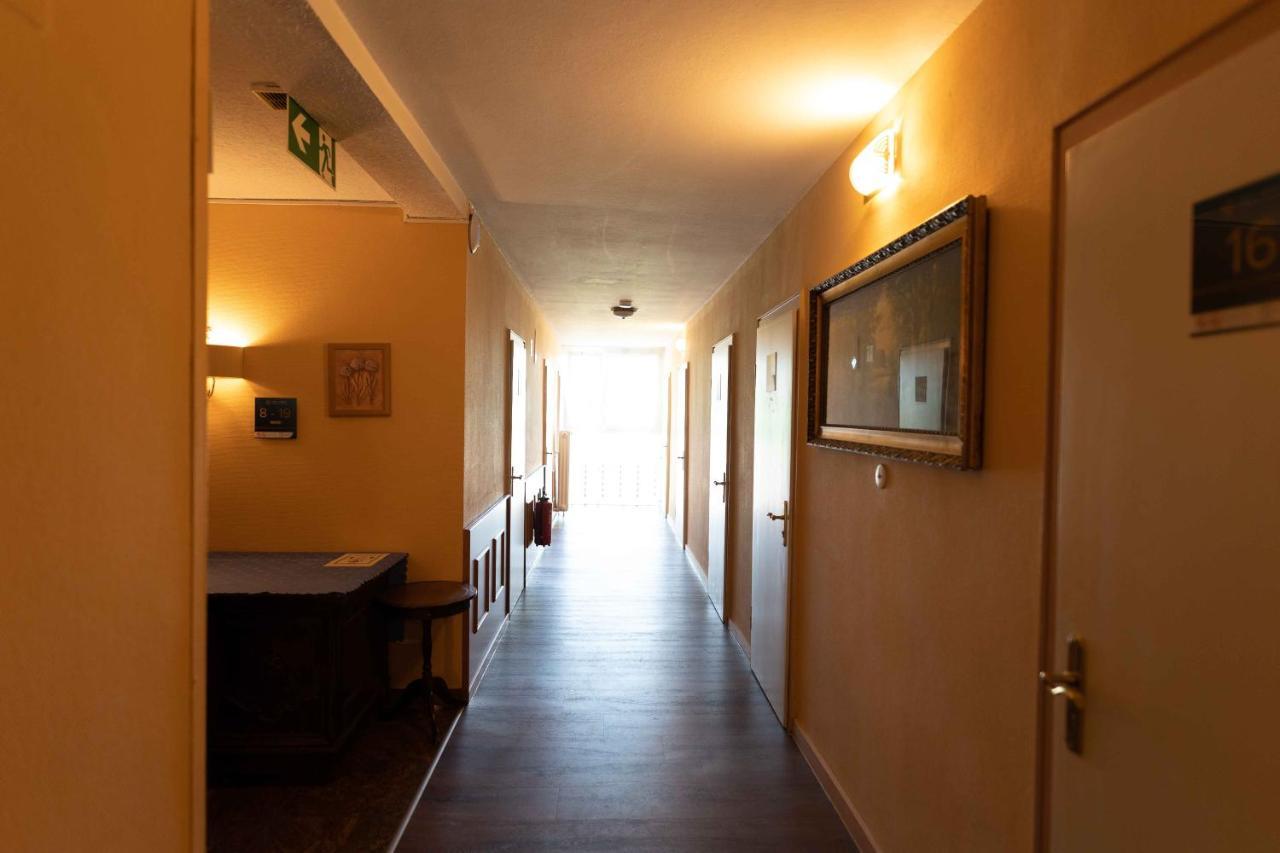Hotel Hanseat Hamburg Exterior photo
